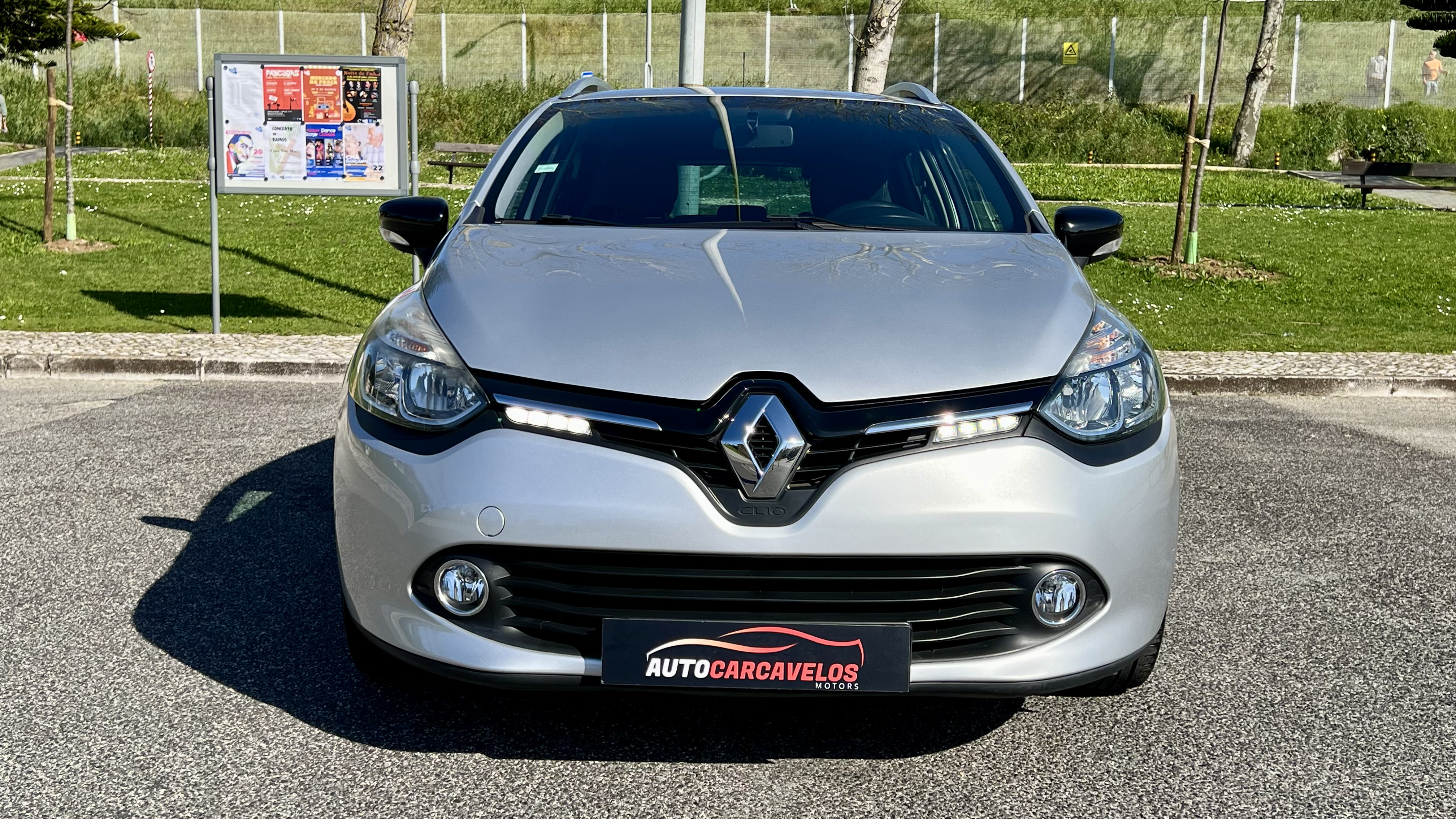 Renault Clio SPORT TOURER 0.9 TCE LIMITED 